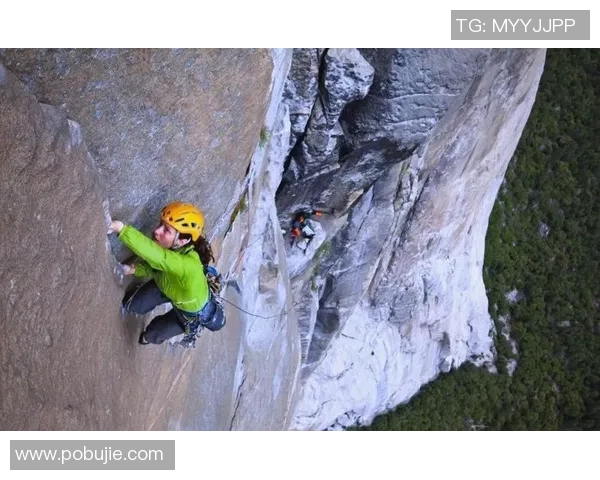 攀岩之巅：深入成都攀岩队的比赛历程与经验分享